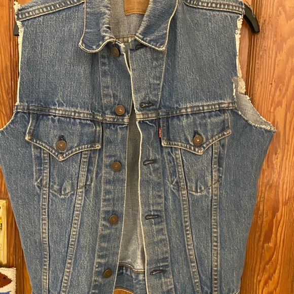 Vintage Levi’s cutoff vest - Picture 3 of 4